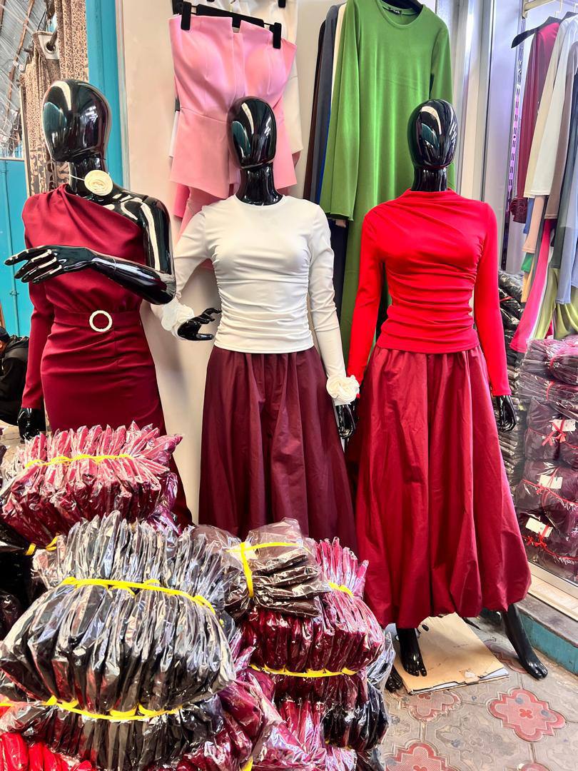 Юбка-баллон из дорогой ткани, идеально подходит для создания стильного образа. Легкая и воздушная, она прекрасно сидит на фигуре.Отличный выбор для особых случаев или повседневной носки.