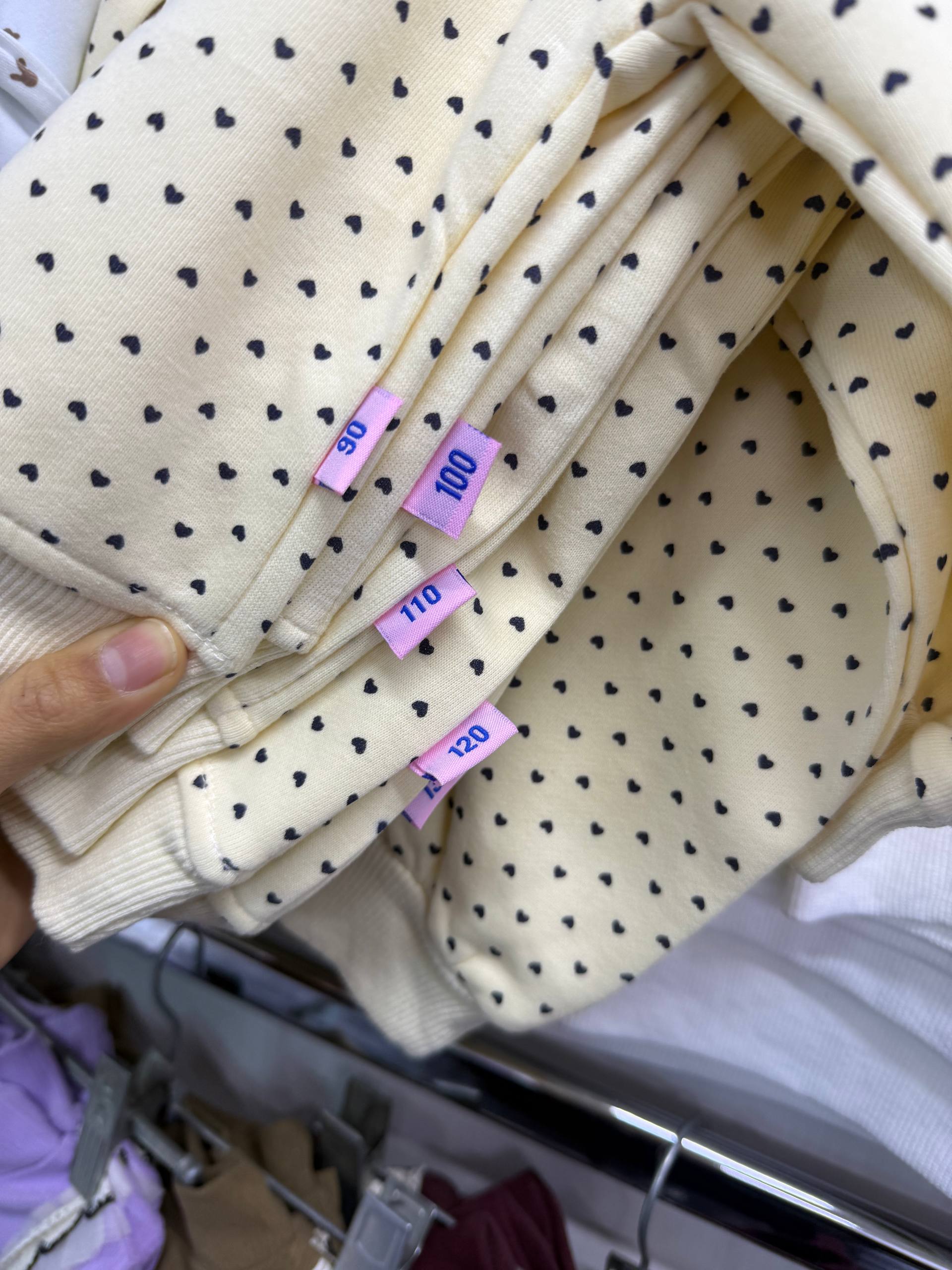 Кофты 
Размер 90-130
Цена 300