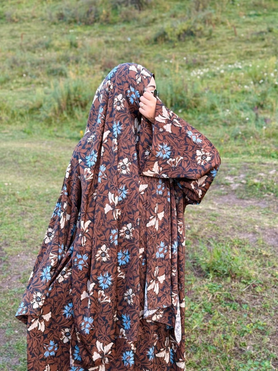 Новинка 
Платья с пришитым палантином из натурального р...