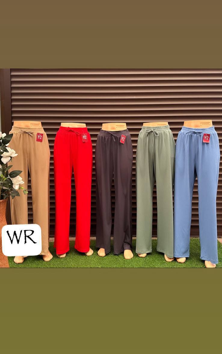 ШОК ЦЕНА 🤯Лапша
Прямые брюки кюлот в рубчик
✅высокая по...