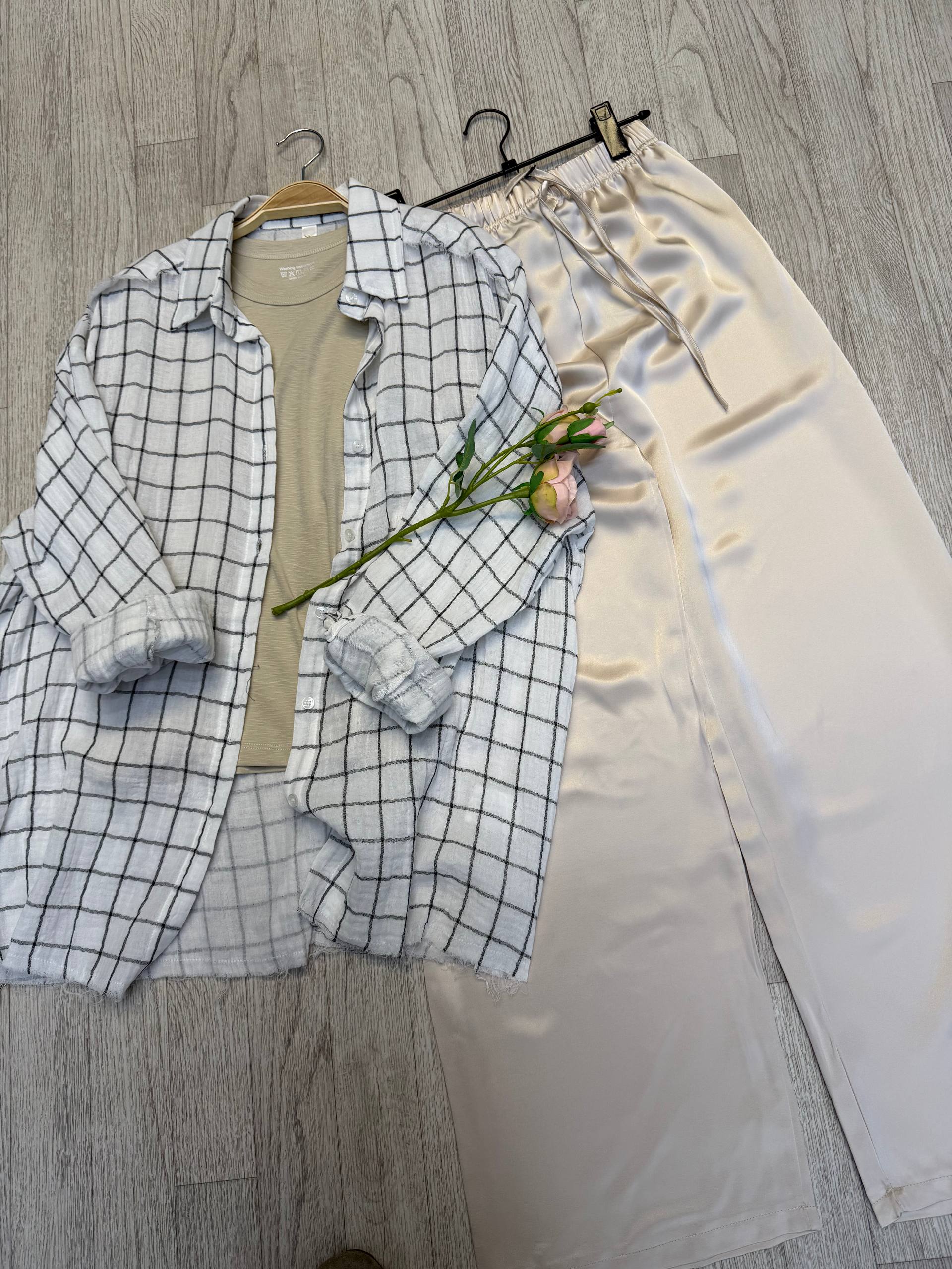 Получили новинку!😍
Хит продажа рубашка 
Ткан двухслойна...