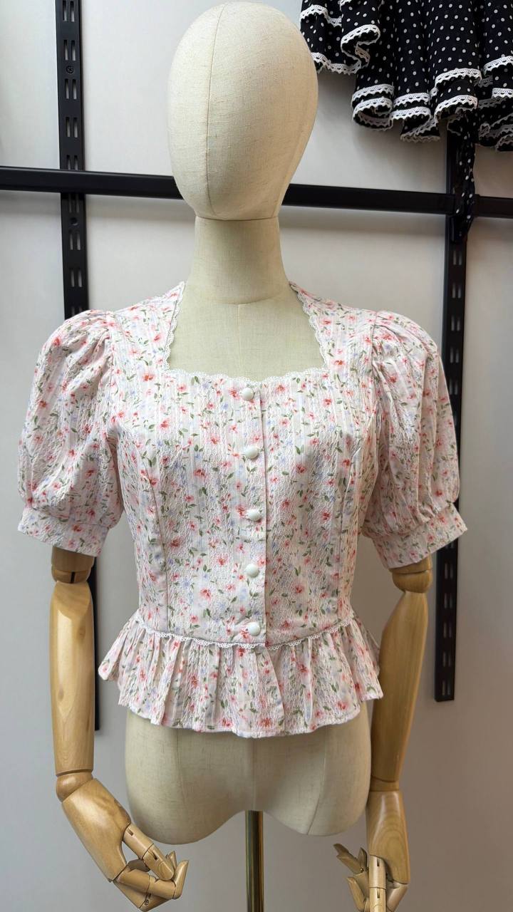 New ✨BE_TRENDY
Красивая блуза в наличии 
✨ Особенности:...