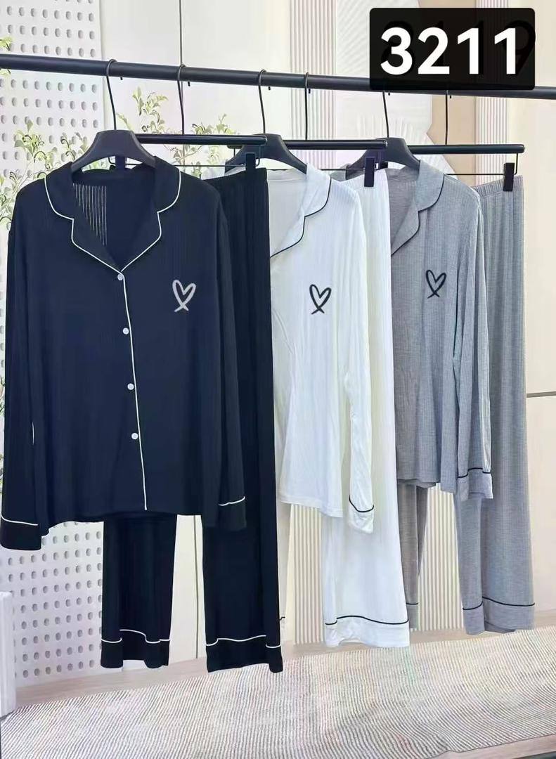 Пижамы  женские