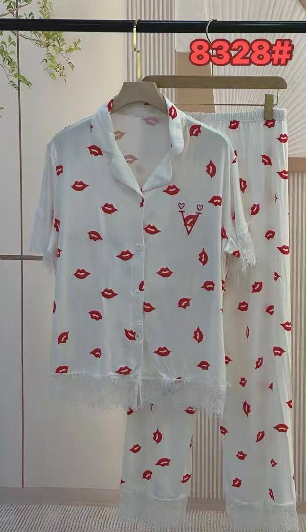 Пижамы женские 
 
Размеры:стандарт