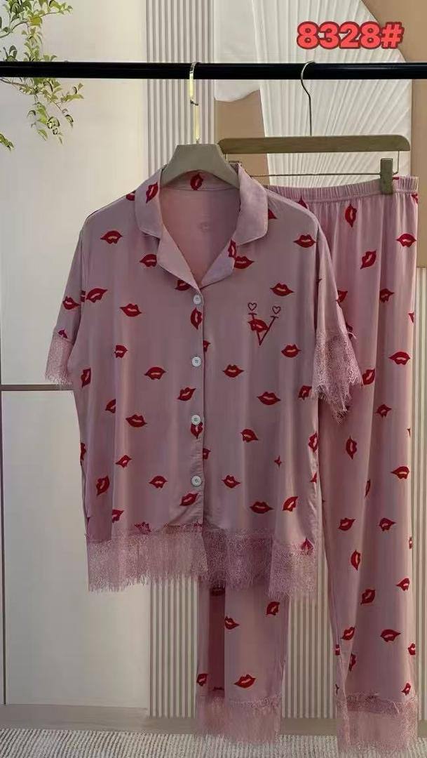 Пижамы женские 
 
Размеры:стандарт