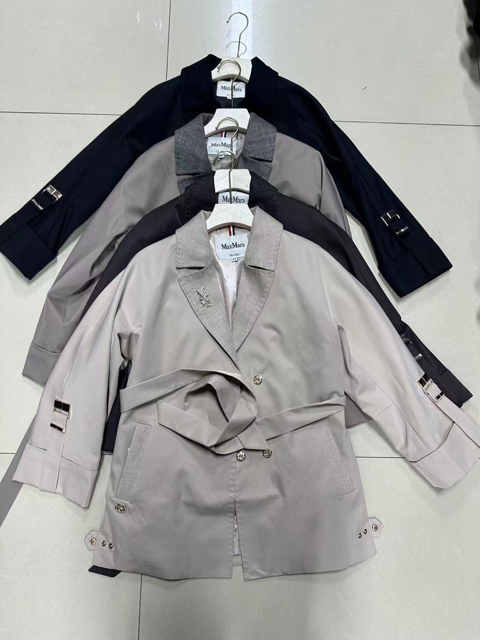 Тренч Max Mara 🔥
▫️ Размеры: 42–48 (большемерят)
▫️ Цен...