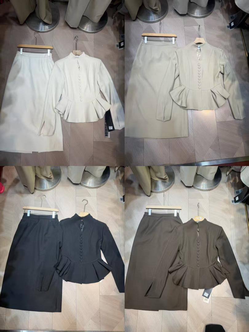 В наличии , ...