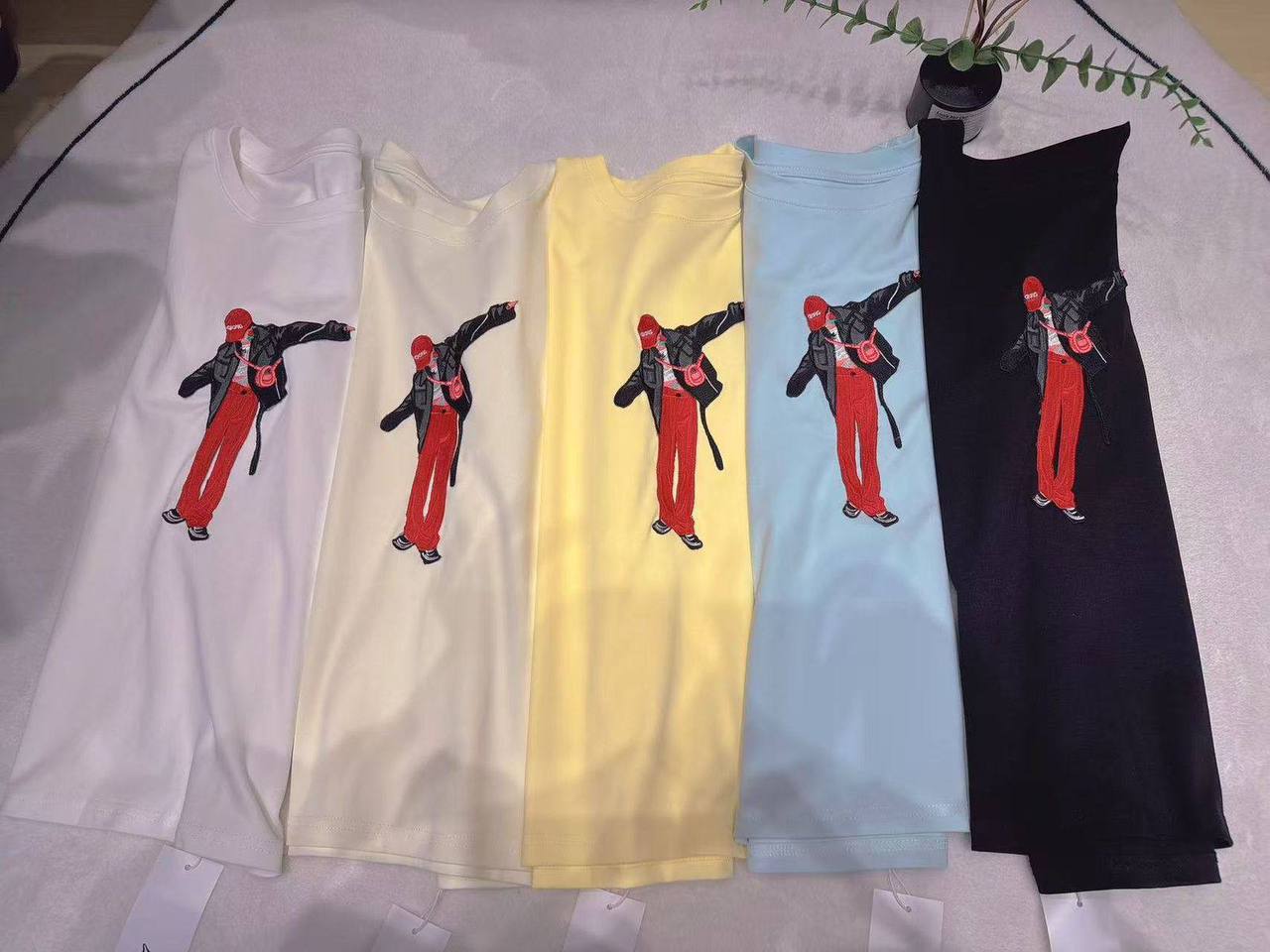 В наличии фу...