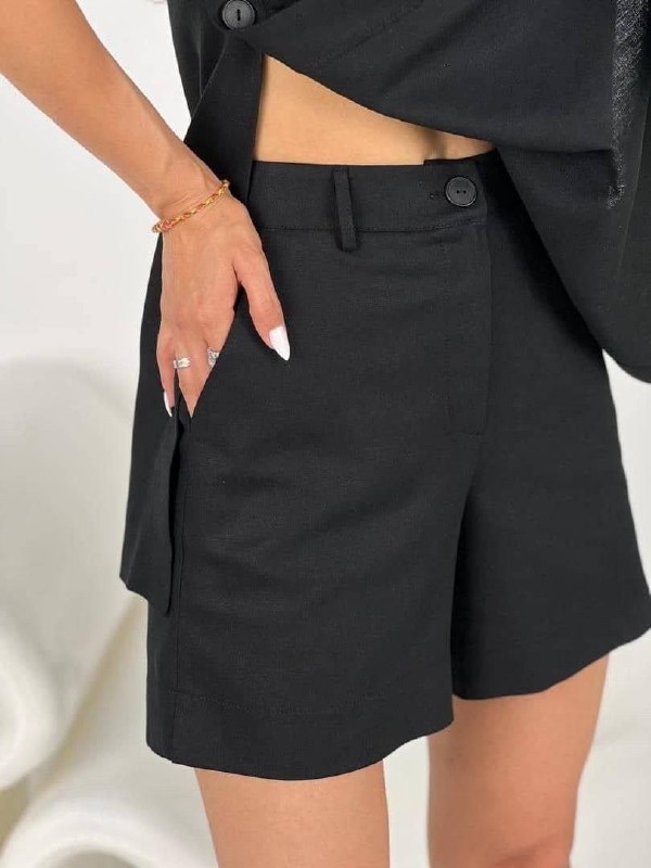 Стильный костюм двойка 
Арт 19919
Размеры 42-48
Цена 80...