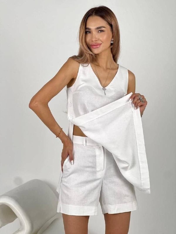 Стильный костюм двойка 
Арт 19919
Размеры 42-48
Цена 80...