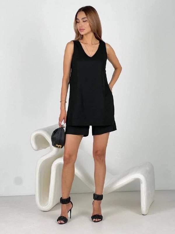 Стильный костюм двойка 
Арт 19919
Размеры 42-48
Цена 80...