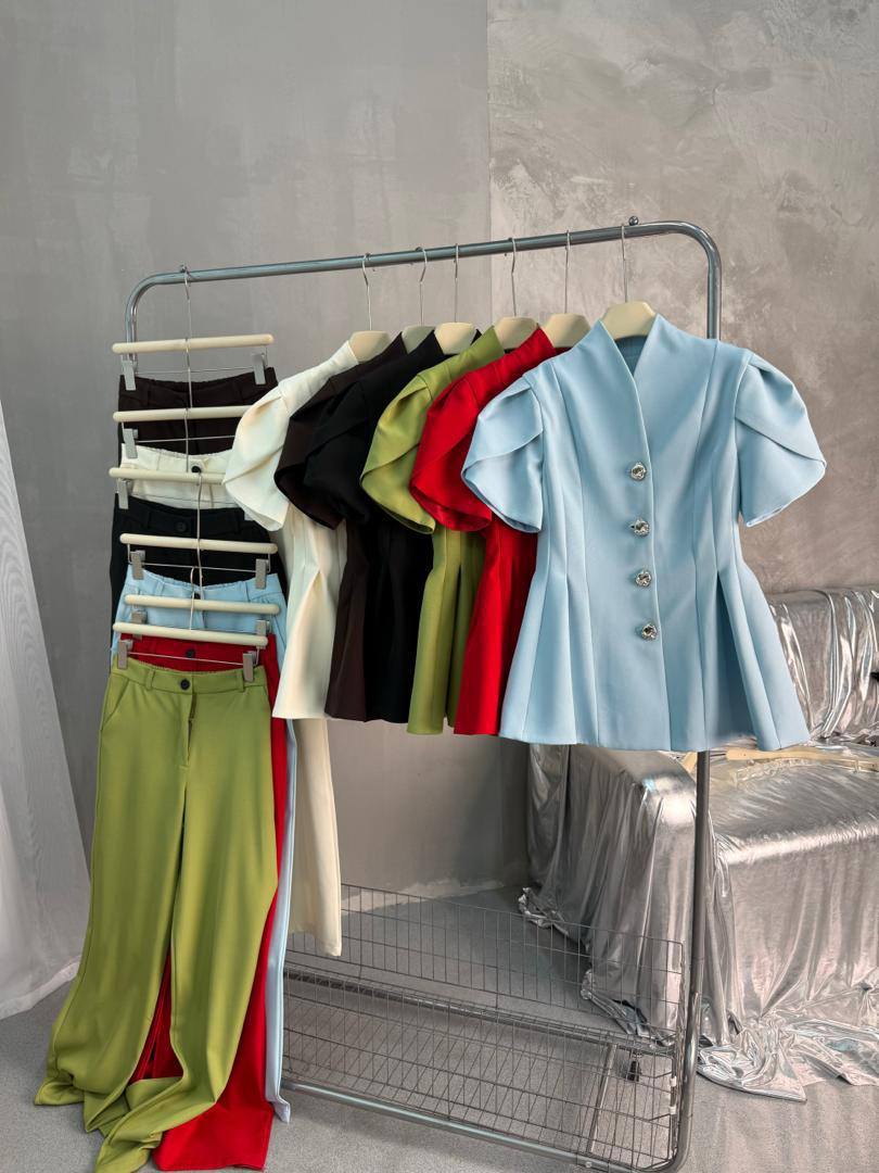 New COLLECTION BY KOKO BRAND 🔥
Приталенный жакет с акце...