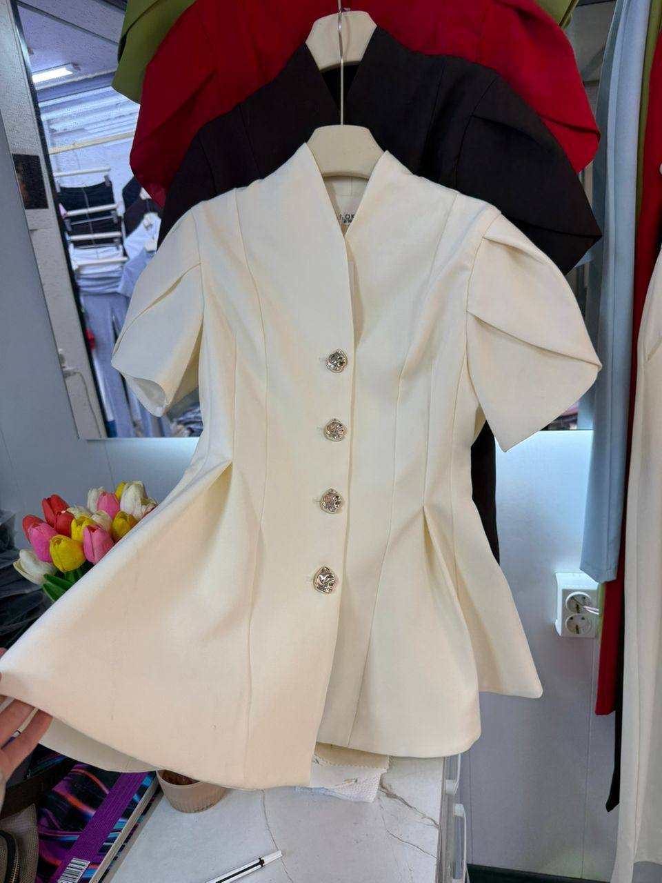 New COLLECTION BY KOKO BRAND 🔥
Приталенный жакет с акце...