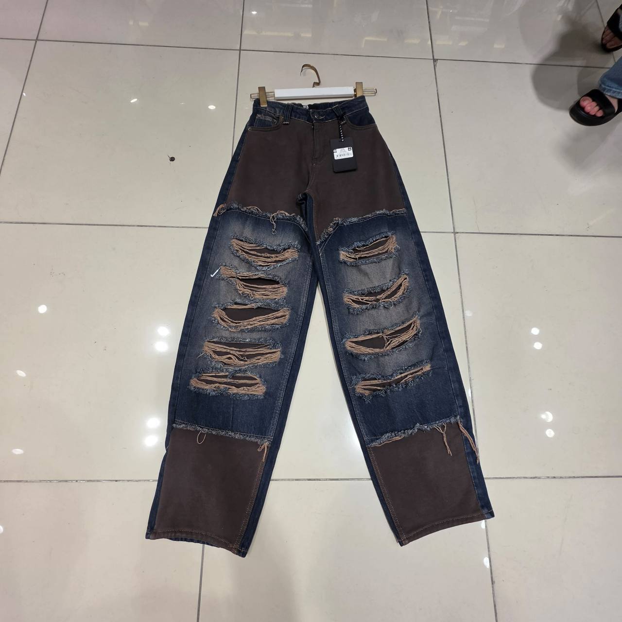 Мегакрутые эксклюзивные джинсы в наличии 🤩
На среднем п...