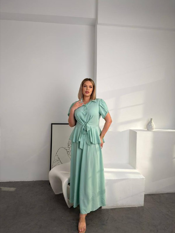 Элегантное платье в нежном оттенке 🌷
Лёгкая ткань флори...