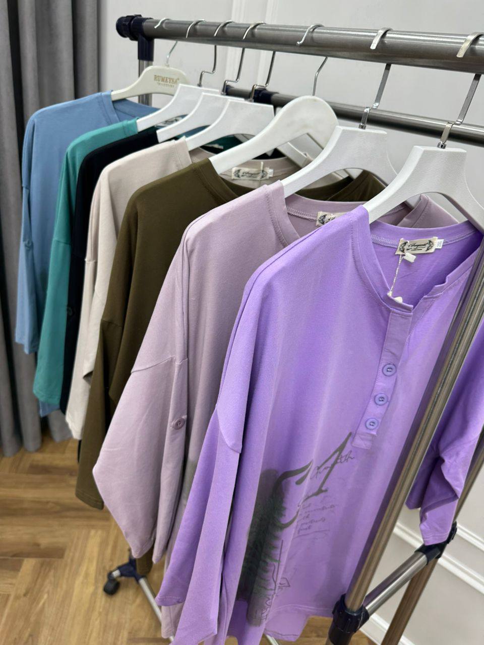 Китай.
Размер;50 по 56 (4 шт в линии)
Цена;680 сом опт....