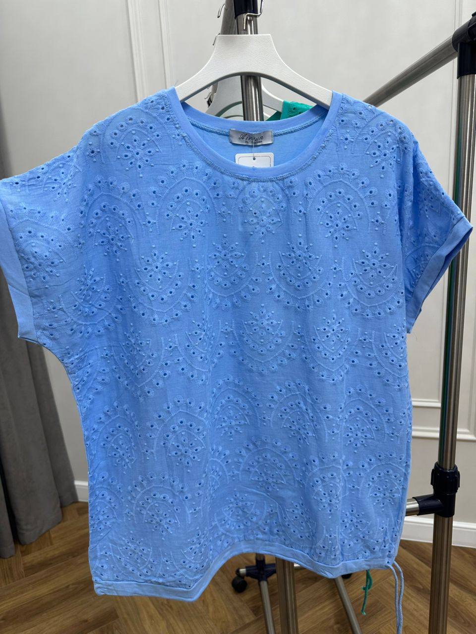 Пекин
Хб.
Размер;стандарт до 52.
Цена;600 сом опт.тб