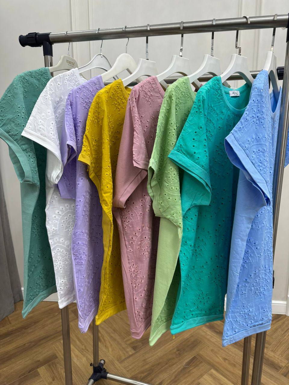 Пекин
Хб.
Размер;стандарт до 52.
Цена;600 сом опт.тб