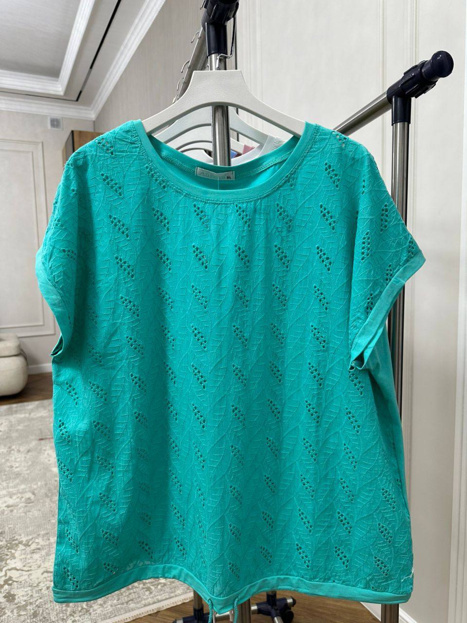 Пекин
Хб.
Размер;стандарт до 52.
Цена;600 сом опт.тб