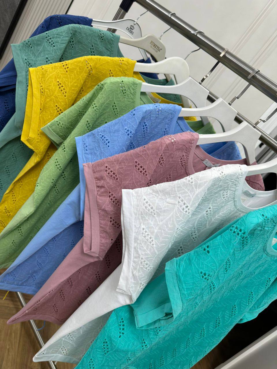 Пекин
Хб.
Размер;стандарт до 52.
Цена;600 сом опт.тб