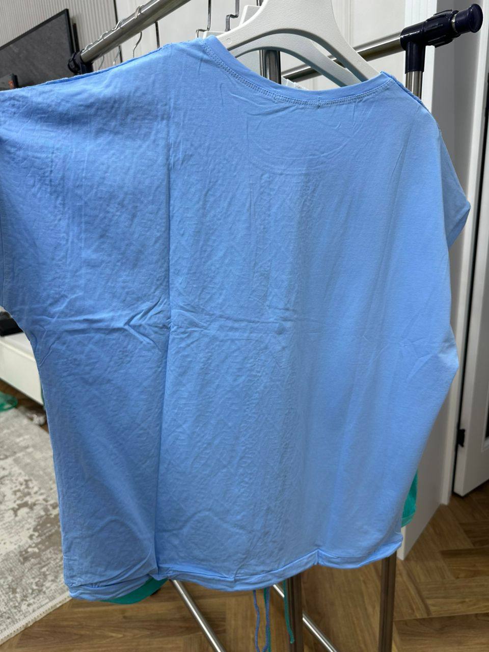 Пекин
Хб.
Размер;стандарт до 52.
Цена;600 сом опт.тб