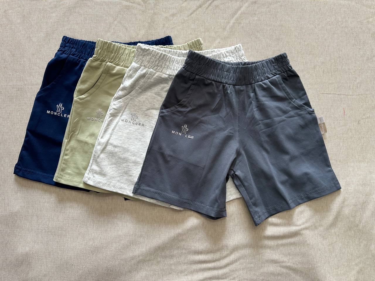 В наличии шортики стильные ,удобные 😍
Ткань:суприм 
Цен...