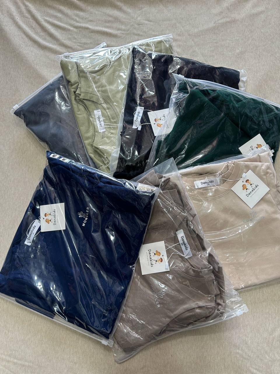 Футболки для мальчишек 
2-6лет 
В упаковке 5шт 
Цена оп...