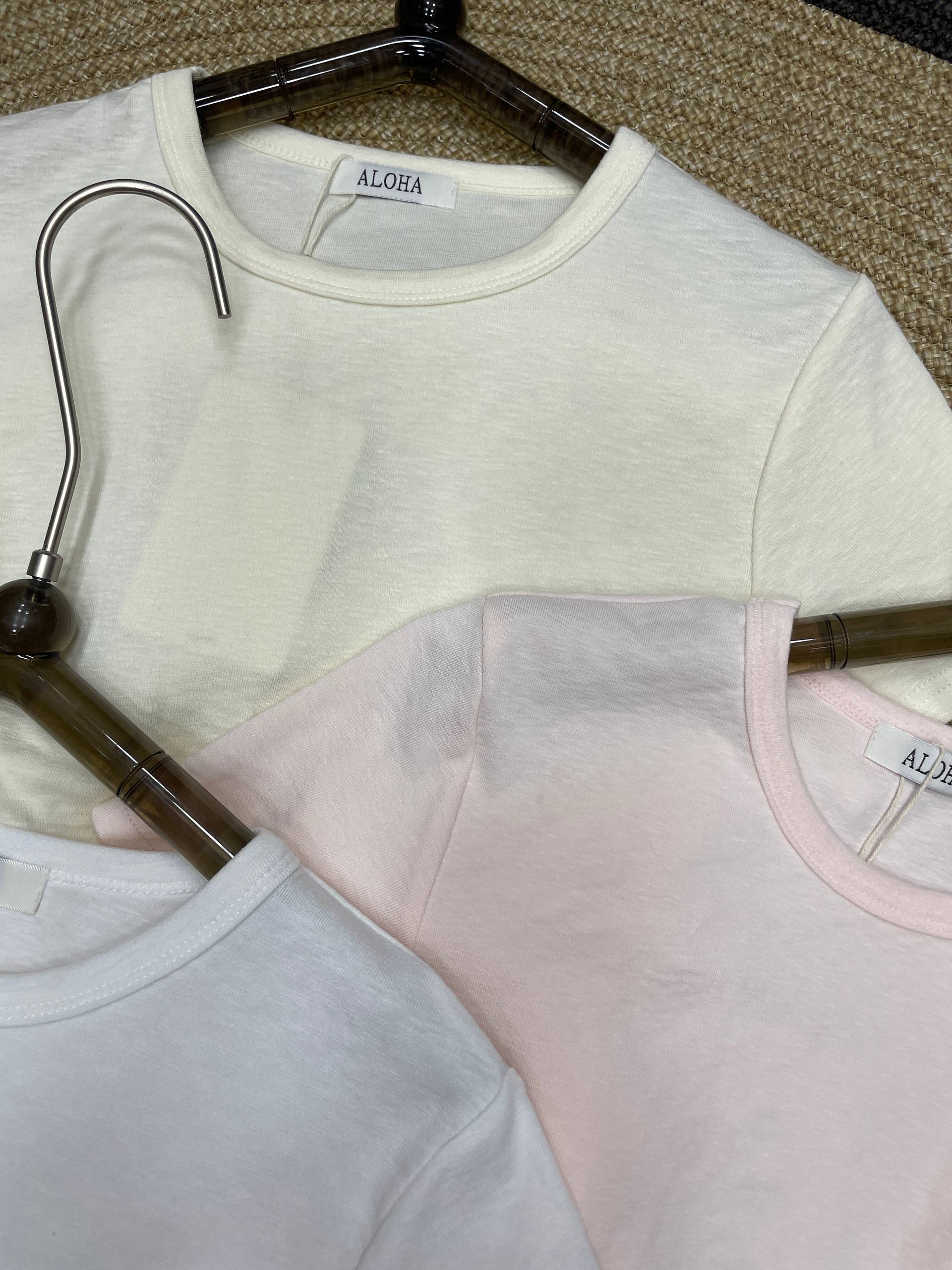 Design by Korea 🌟
Получили однотонные базовые футболки ...