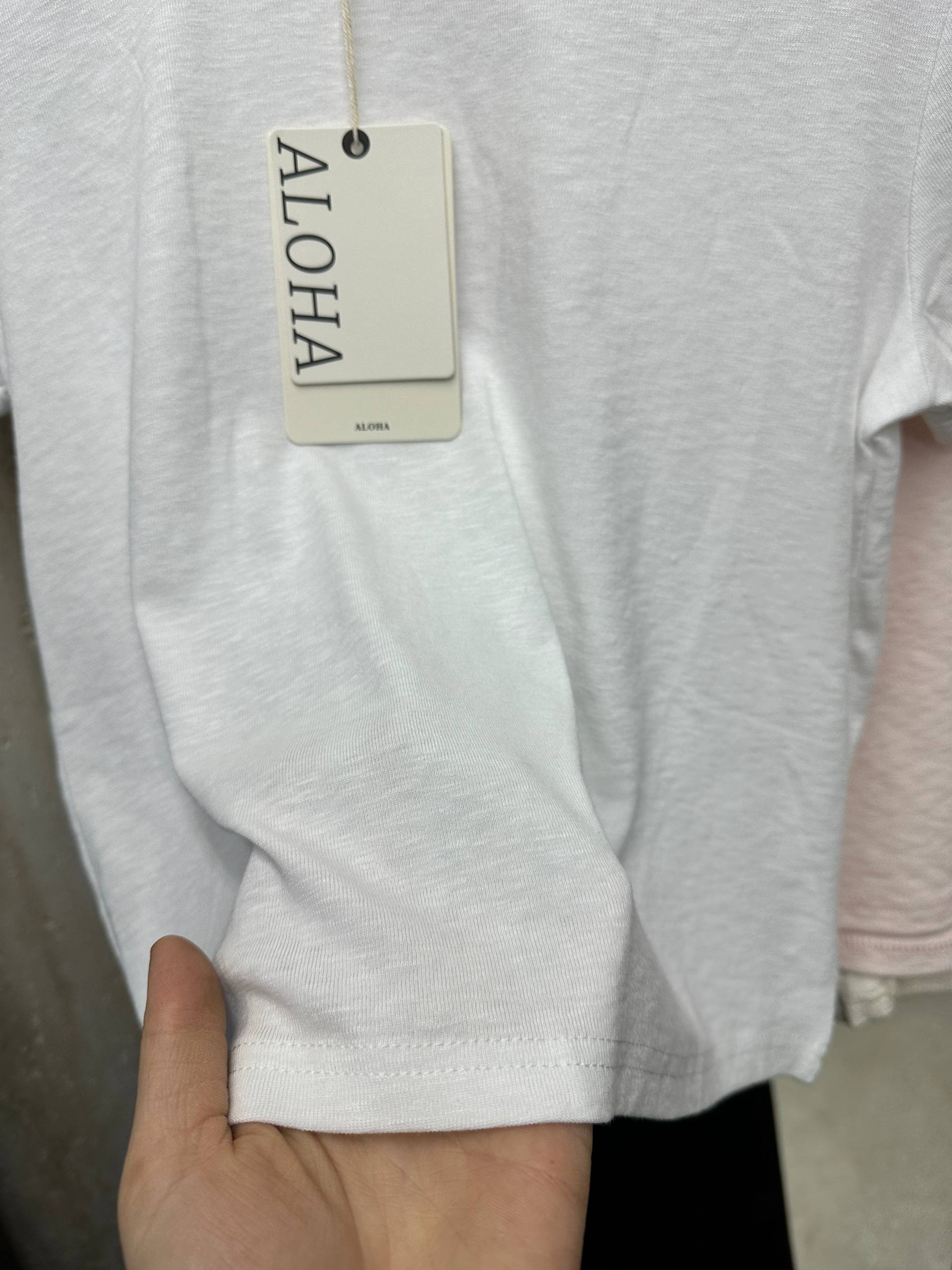 Design by Korea 🌟
В наличии базовые футболки aloha🤍