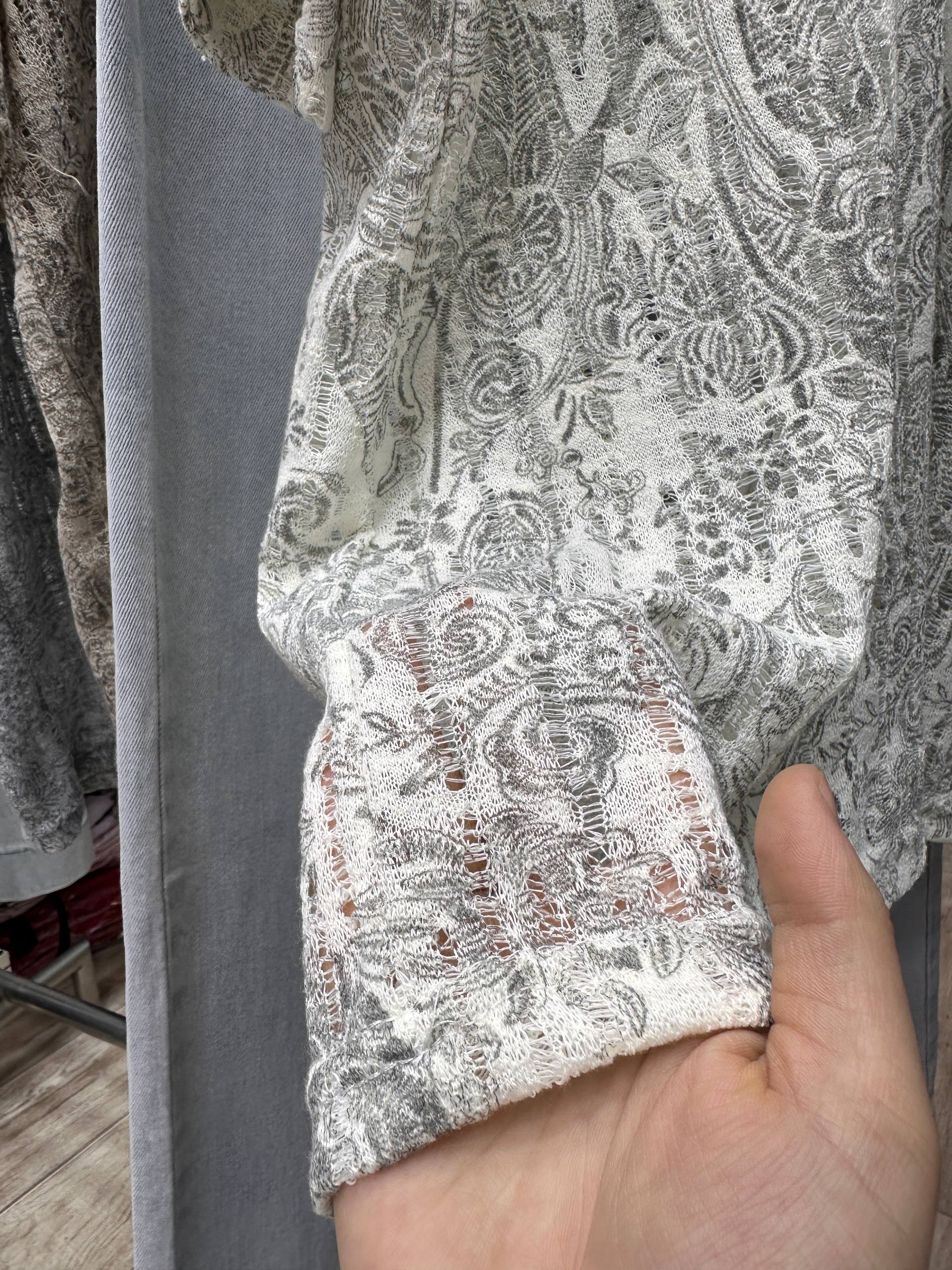 Design by Korea 🌟
В наличии классные футболки оверсайз ...