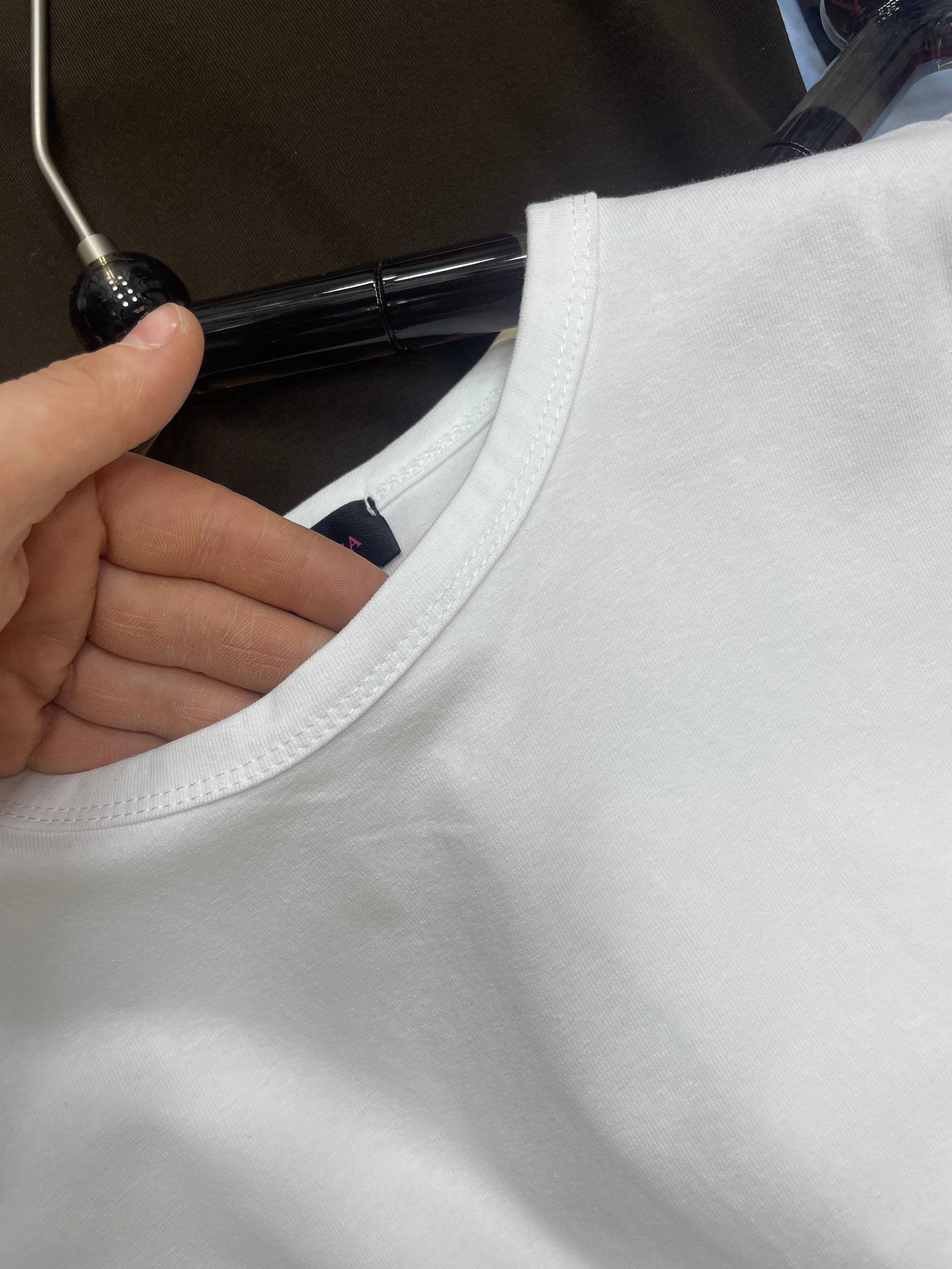 Design by Korea 🌟
Вновь в наличии наши базовые  футболк...