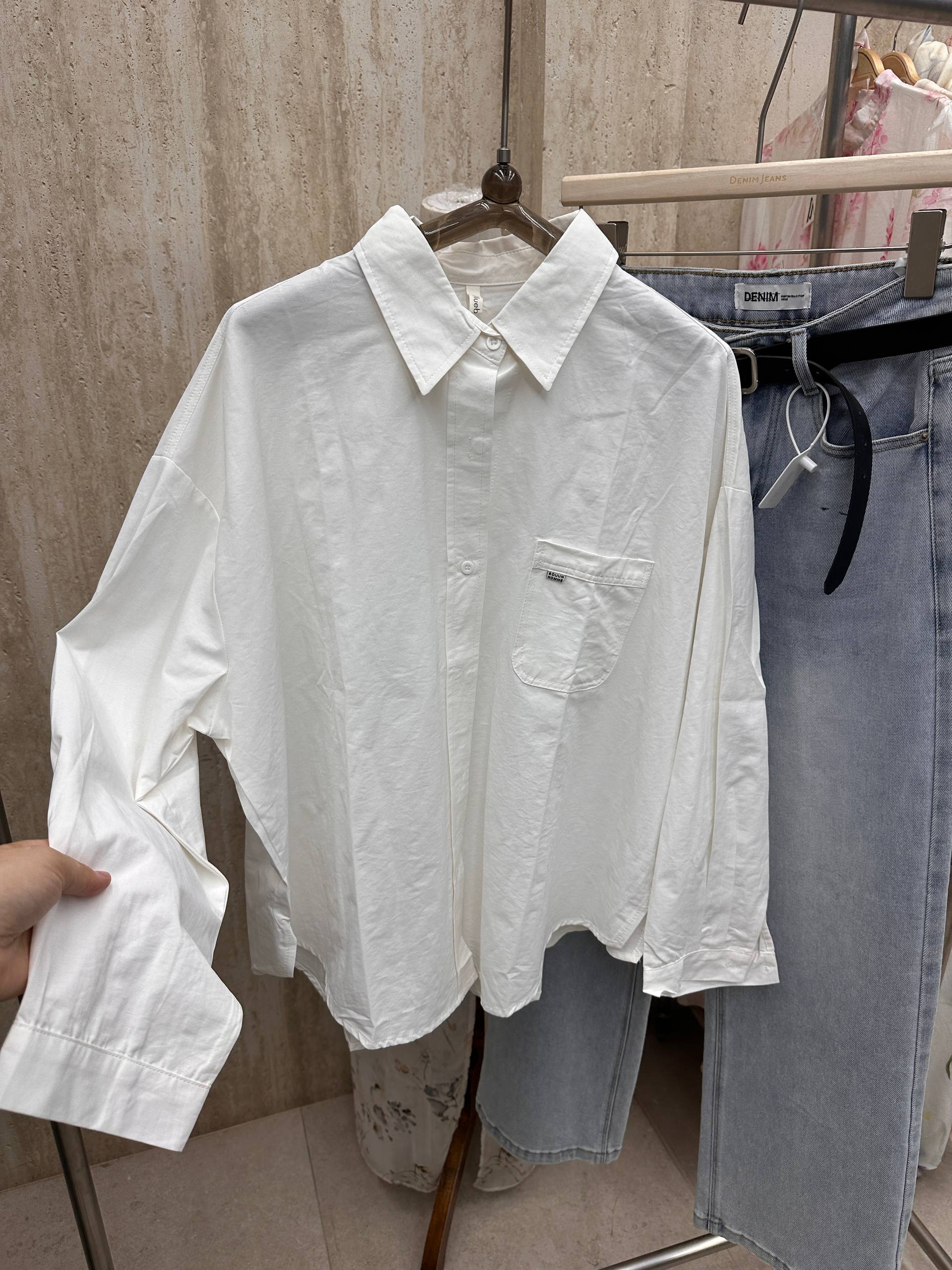Design by Korea 🌷
В наличии базовые рубашки🤍
Цена:650 с...