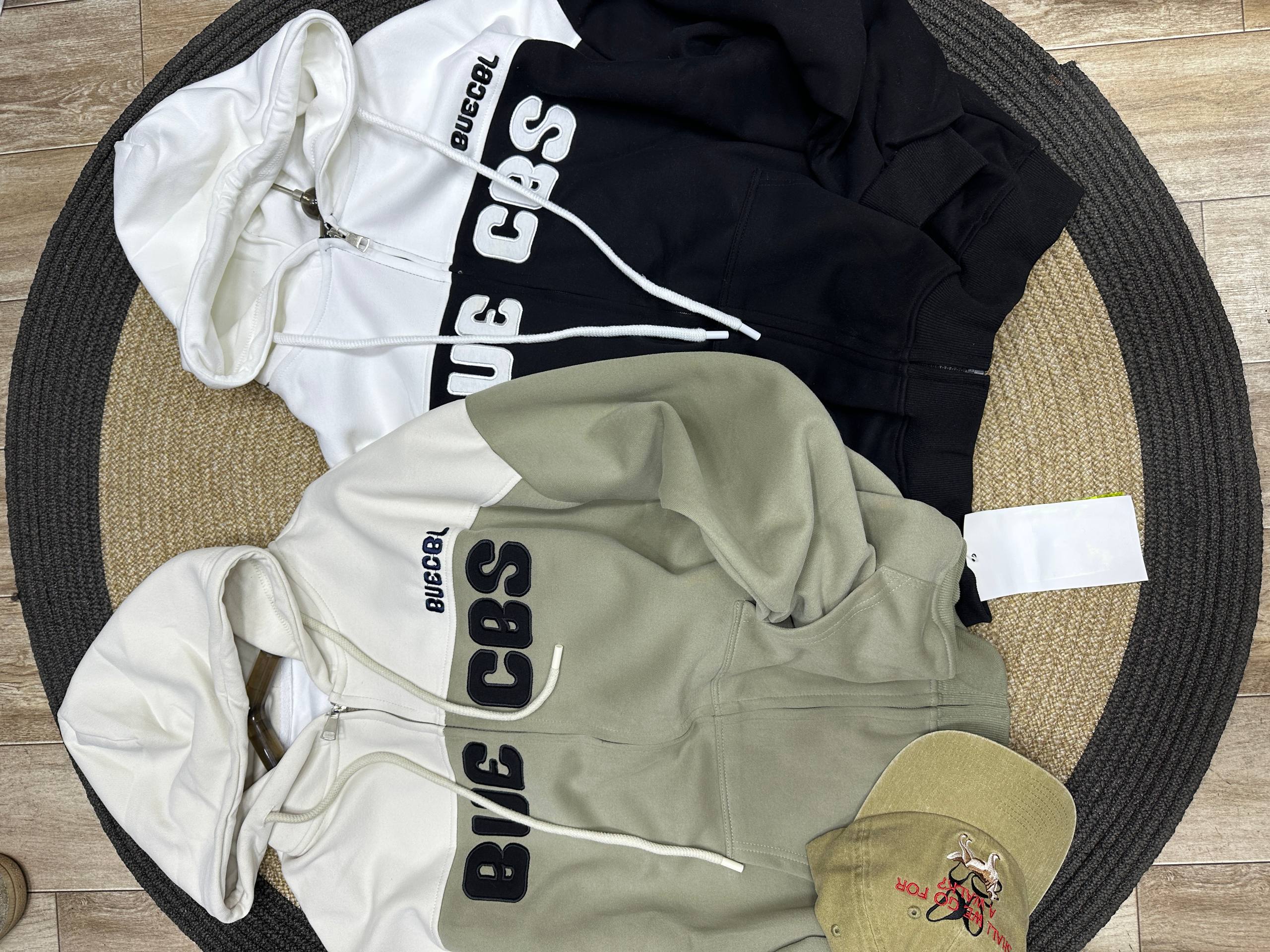Design by Korea 🍂
В наличии худи  на молнии😍