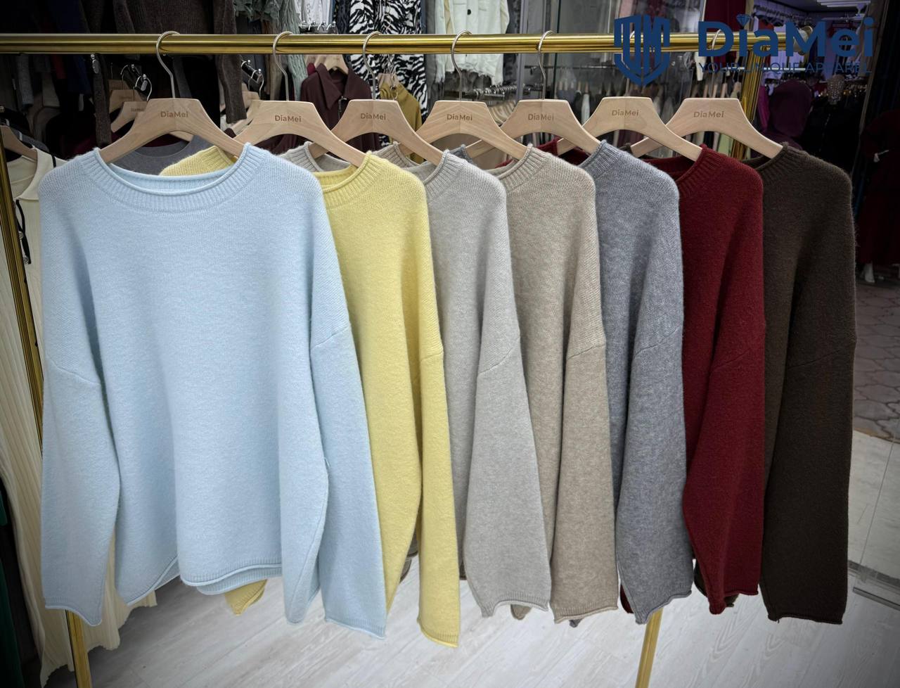 Кашемировые свитеры
Мягкие, уютные и дышащие — свитеры ...