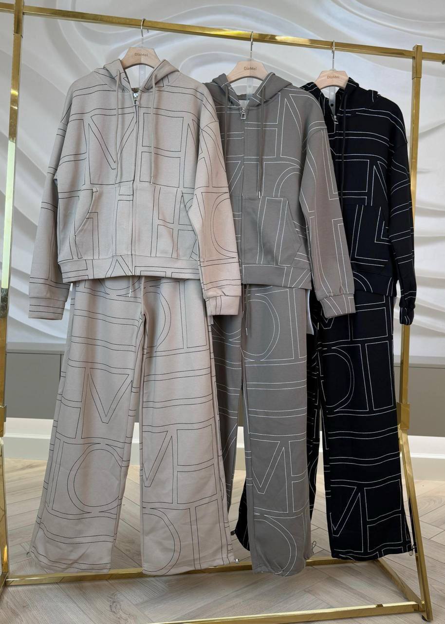 Спортивные двойки с капюшоном и геометрическим принтом ...