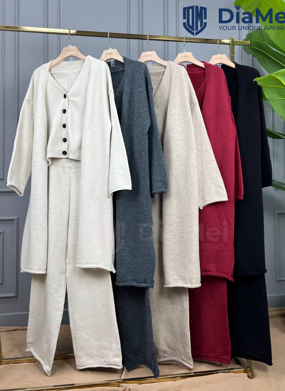 Трикотажная тройка с жилетом и кардиганом