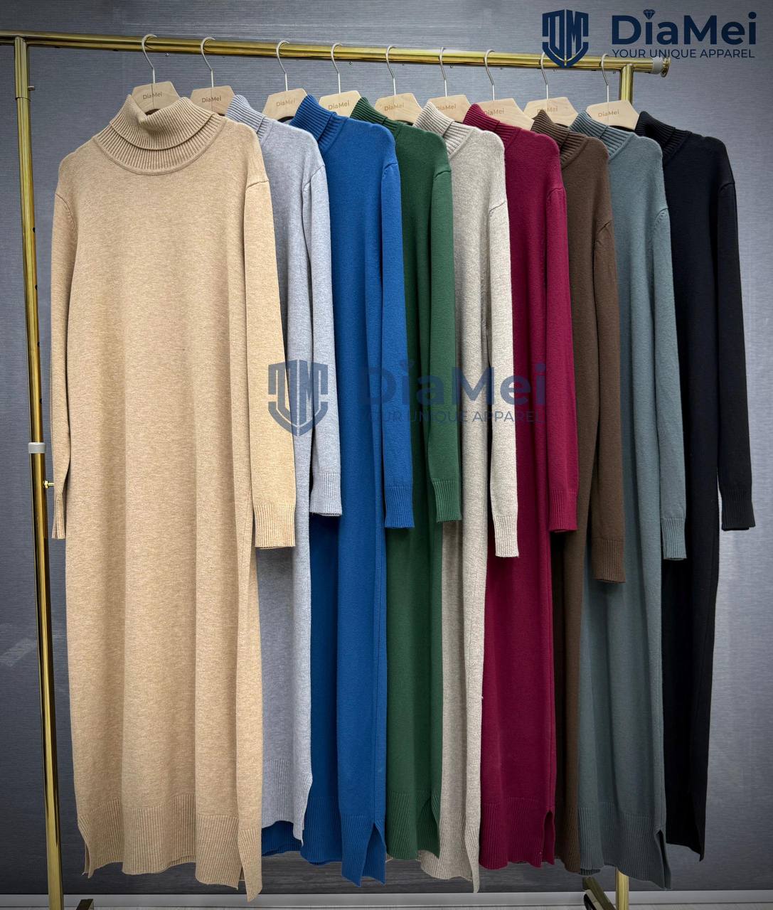 Трикотажное платье-гольф макси