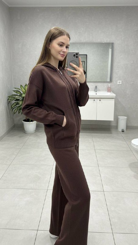 Трикотажная двойка с капюшоном