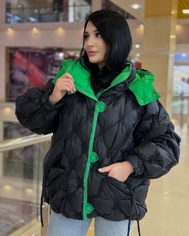 Куртка в стиле oversize с яркими акцентами ✨