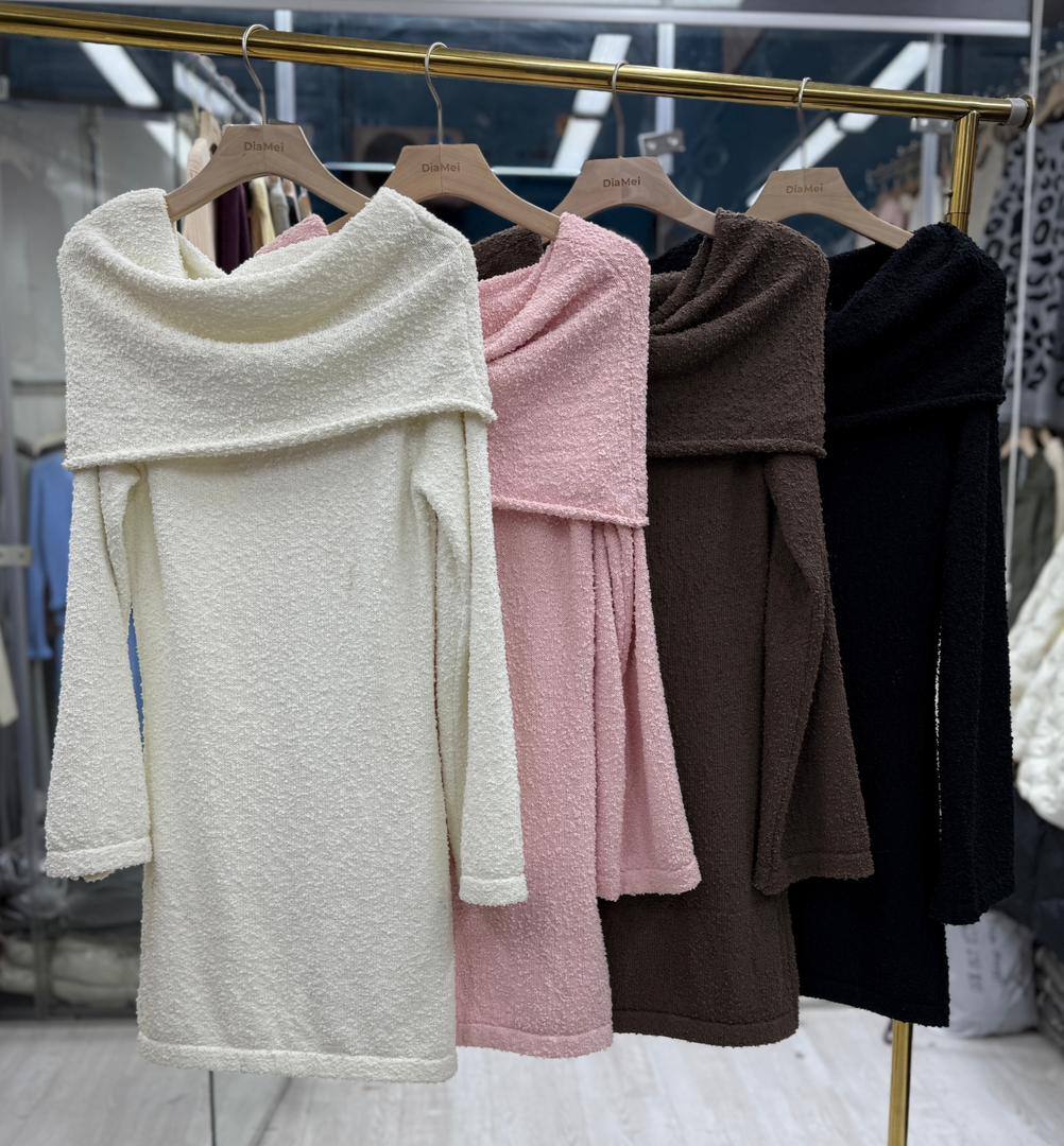 Платье из мягкого букле с эффектным воротом-отворотом ✨