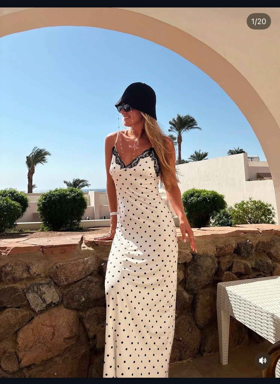 Платье в горох с кружевом