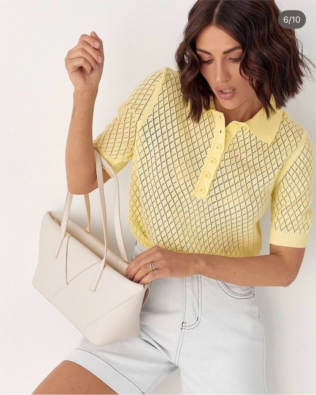 Трикотажное поло с пуговицами