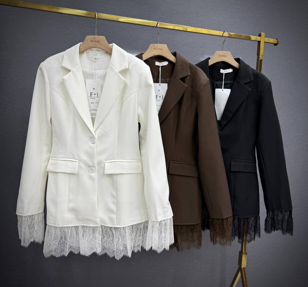Blazer Lace Hem
Жакет с кружевной отделкой по низу