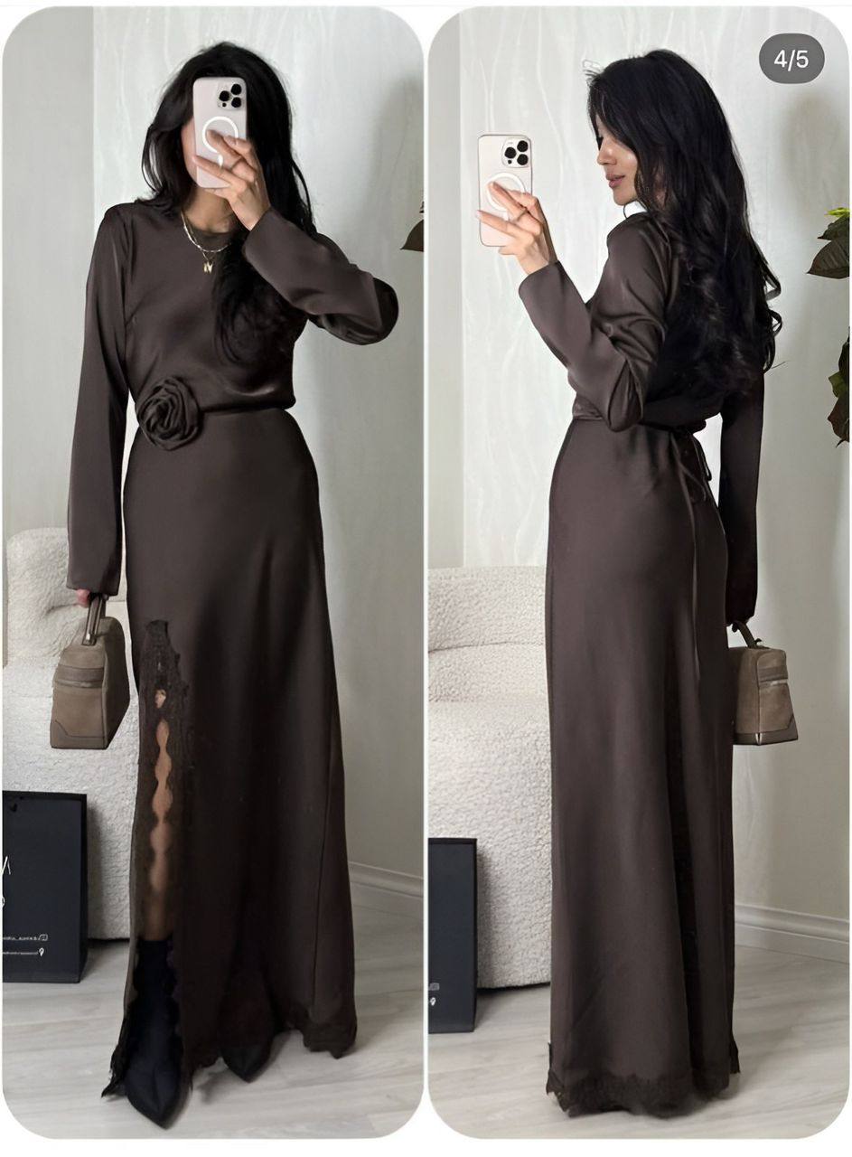 Rose Lace Maxi Dress
Платье макси с кружевной отделкой ...