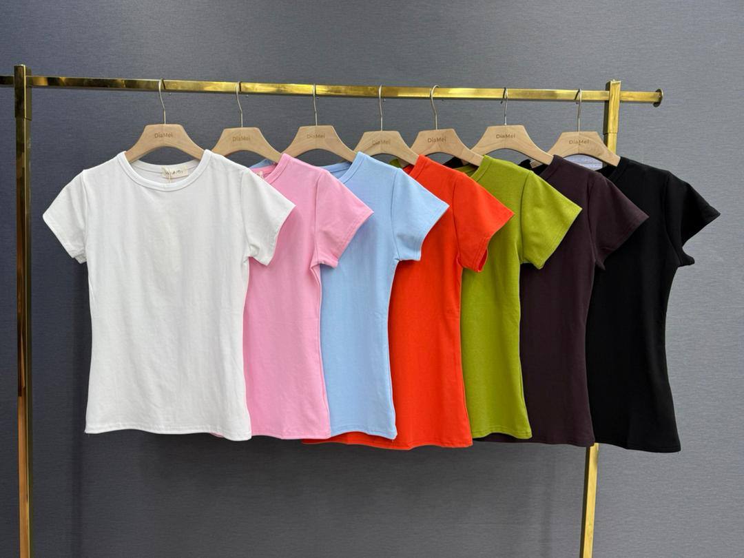 Basic Fit T-Shirt
Базовая облегающая футболка — идеальн...