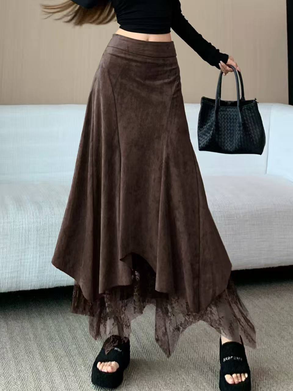 Suede Lace Skirt
Замшевая юбка с кружевным низом