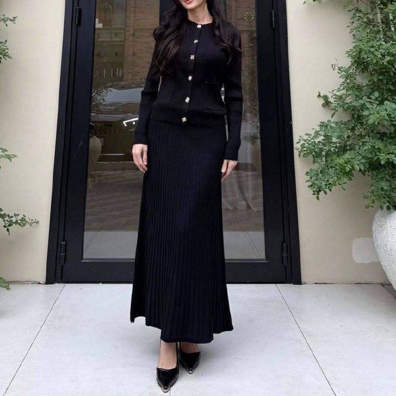 Трикотажный комплект с длинной юбкой