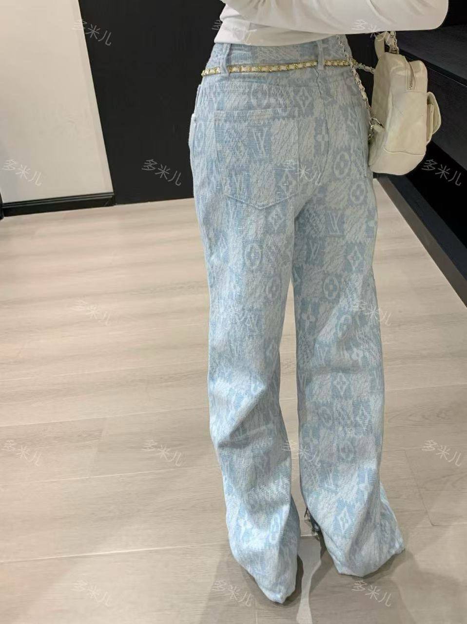 Джинсы широкого кроя
● Размеры: S / M / L / XL
● Цена: ...