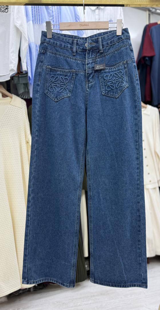 Джинсы Wide Leg с вышивкой
Стильные джинсы широкого кро...