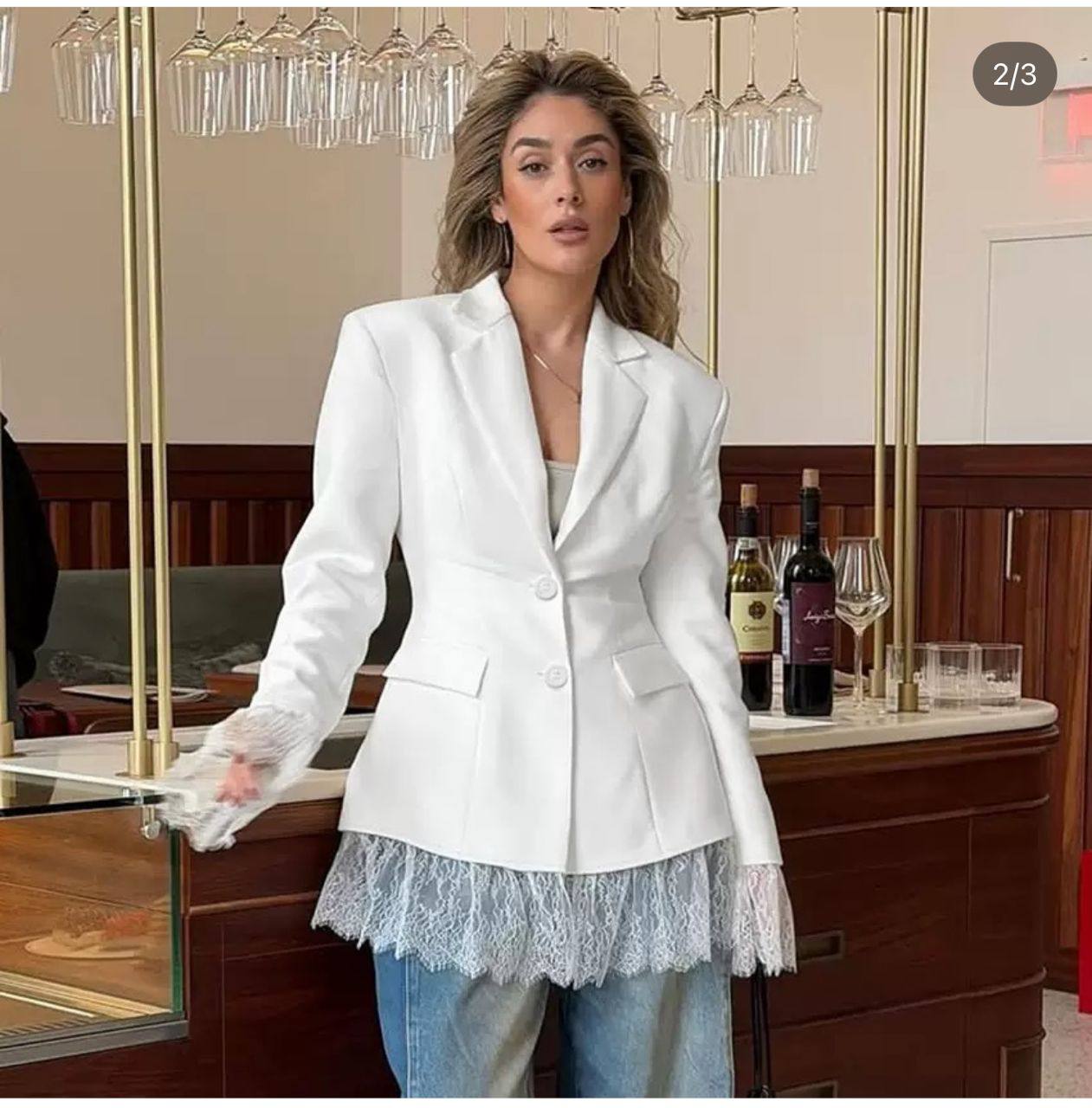 Blazer Lace Hem
Жакет с кружевной отделкой по низу